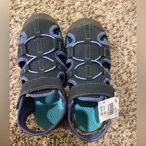 NWT-NEW sandals size 13